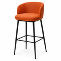 Tabouret de bar avec dossier en polyester orange et acier noir 53 x 52 x 92 cm